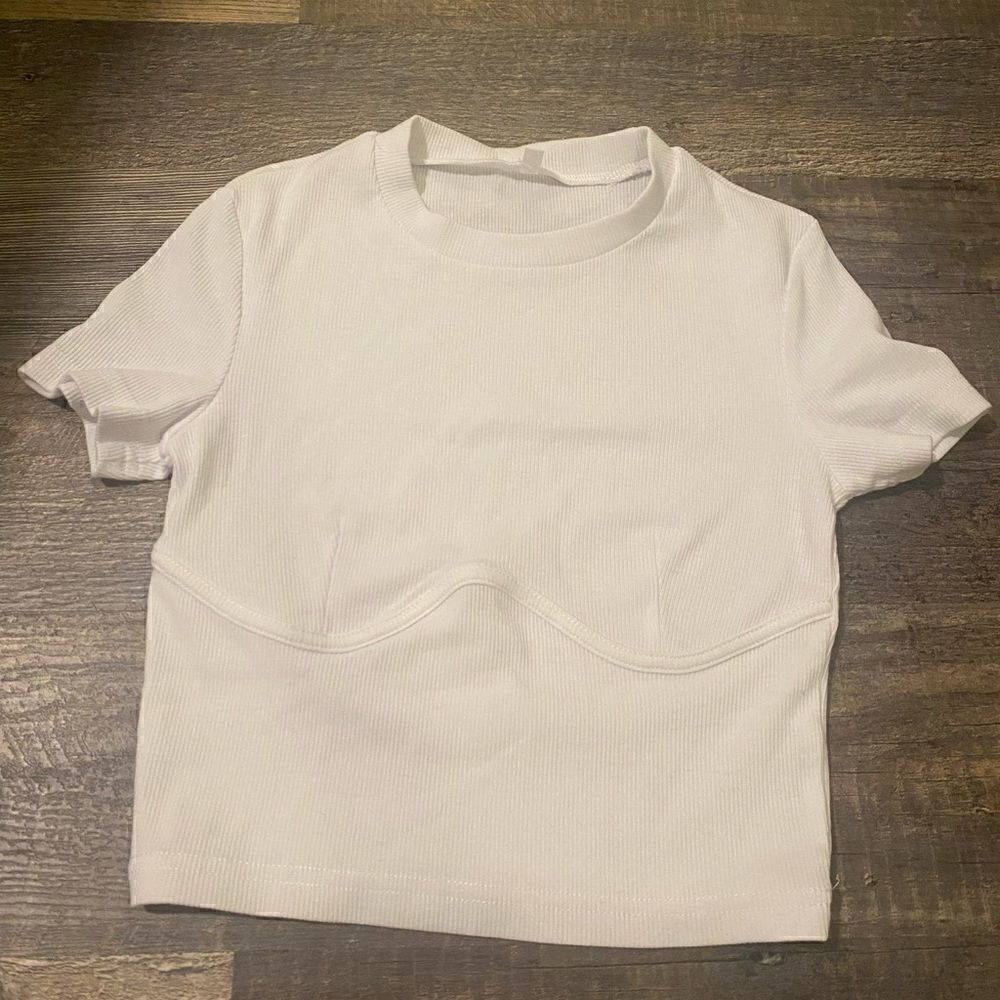 [boutique] ribbed white t shirt with bust detailing #2